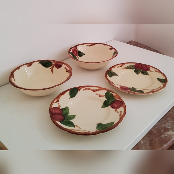 Vintage Franciscan Apple Dinnerware 2 Desert Saucers and 2 Desert Bowls - Picture 4 of 5